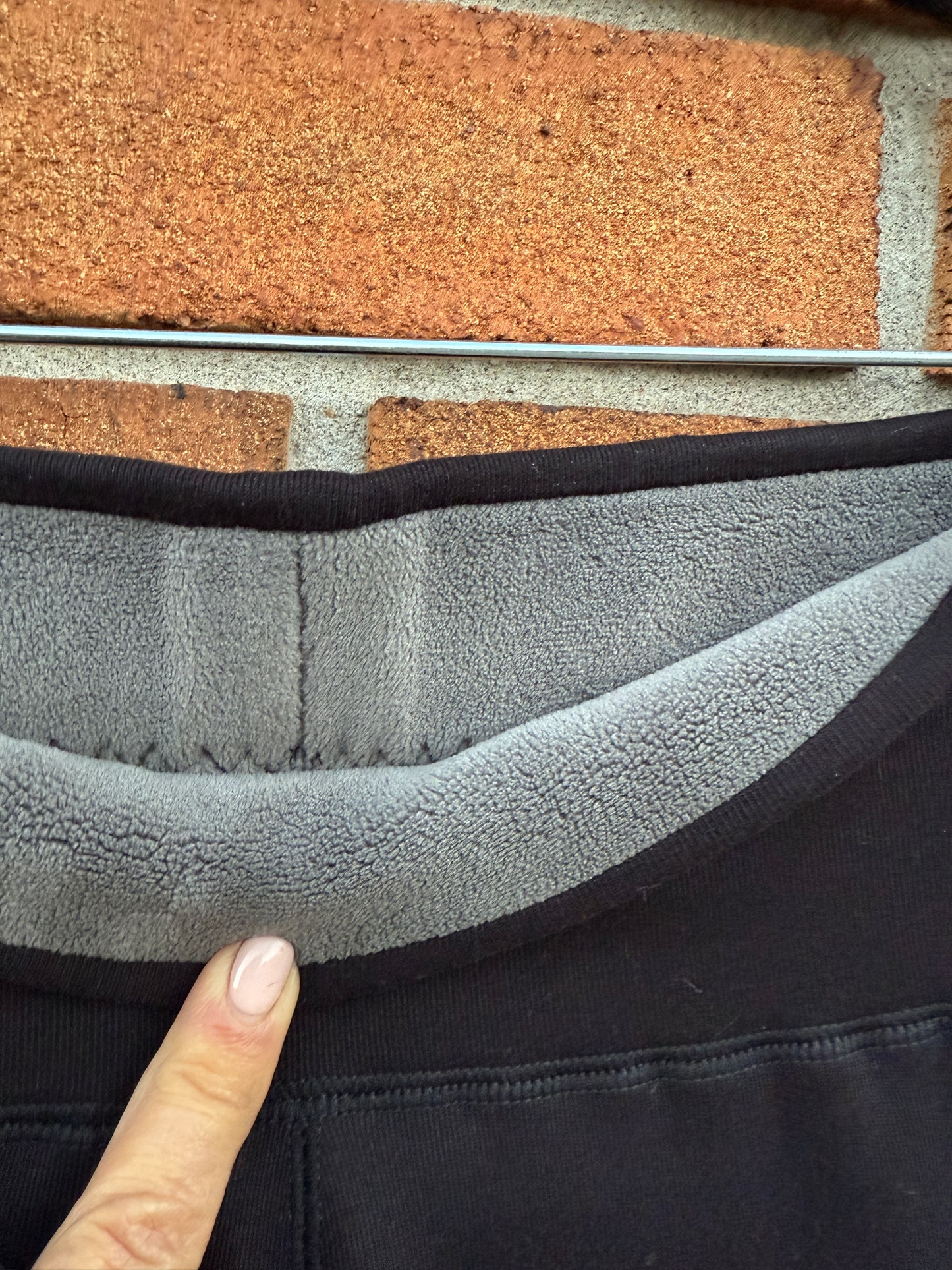 Black Sherpa out door lined leggings- ONE SIZE