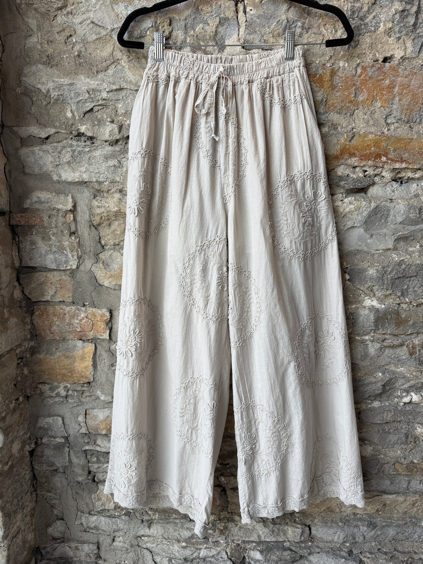 100% Cotton Relaxed PANT with Embroidery and Pockets - Sand