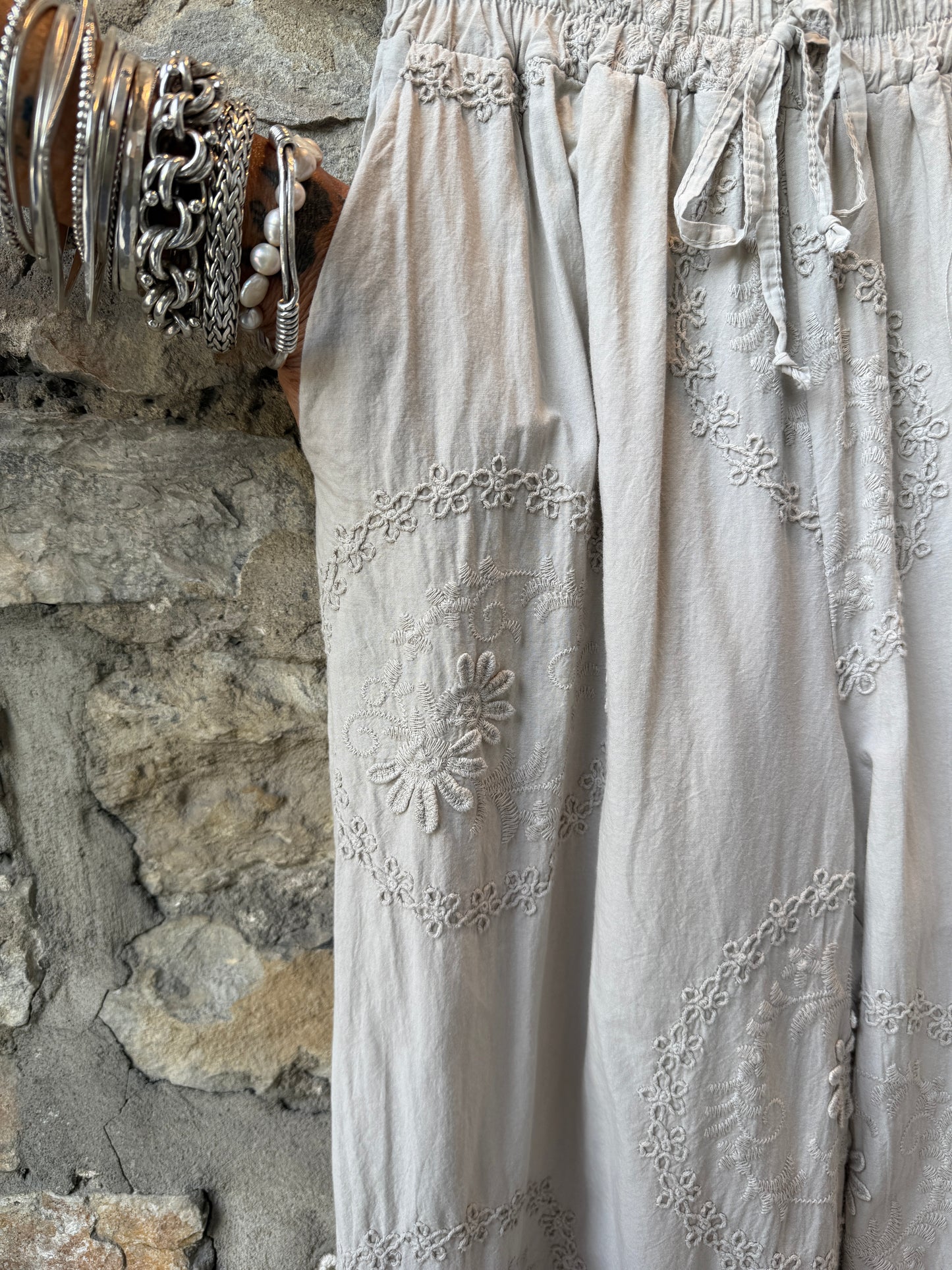 100% Cotton Relaxed PANT with Embroidery and Pockets - Sand