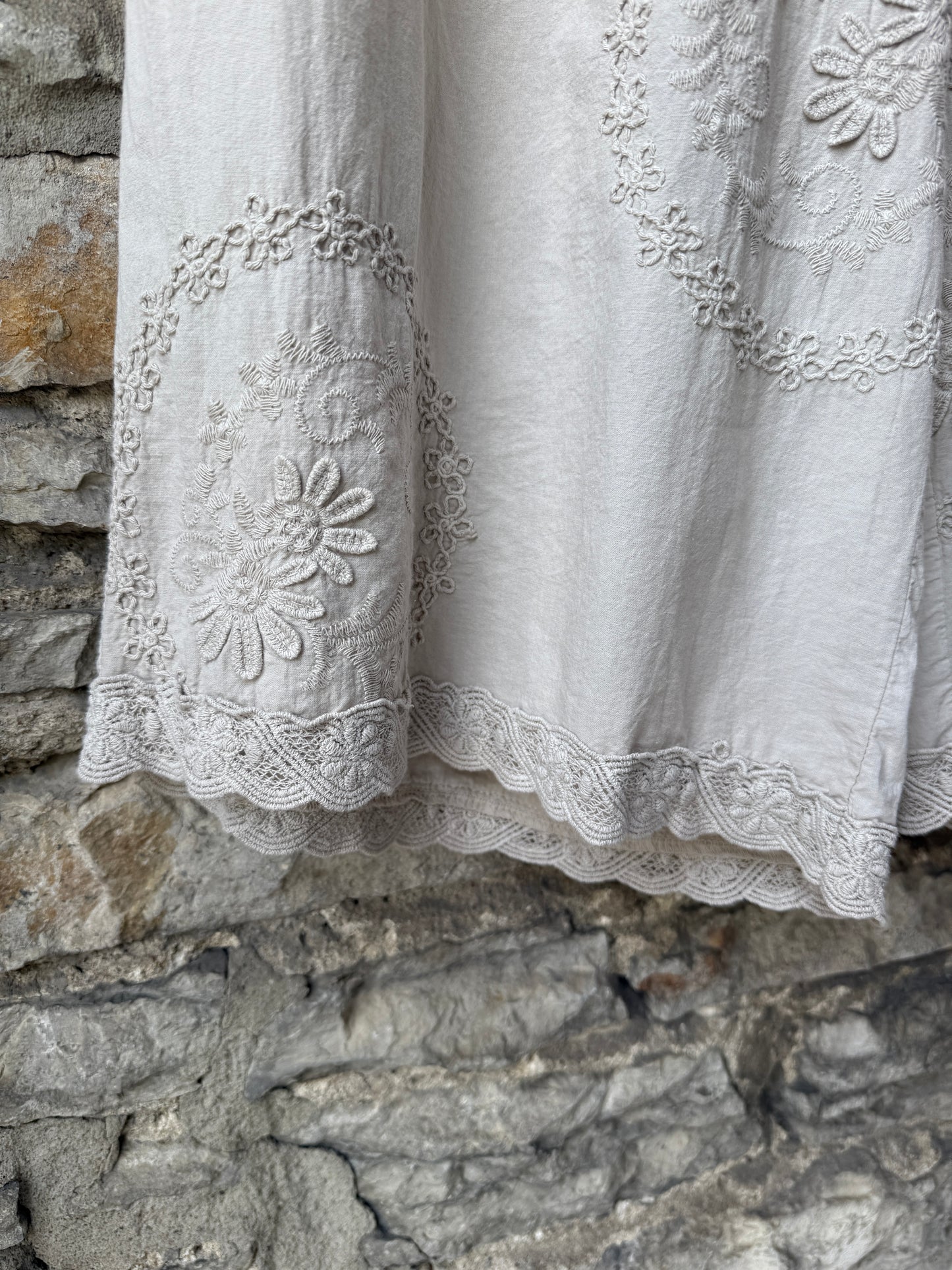 100% Cotton Relaxed PANT with Embroidery and Pockets - Sand