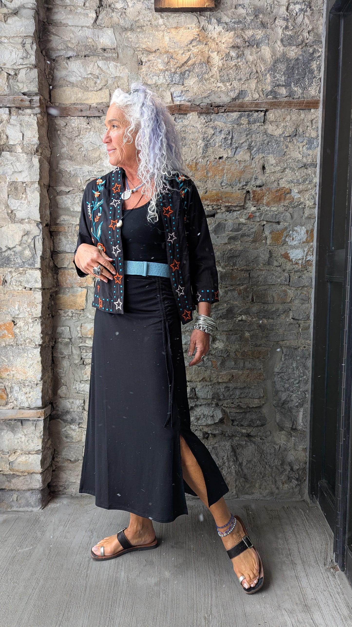 A Black Line Midi Skirt with Front 1/4 Slit - BLACK