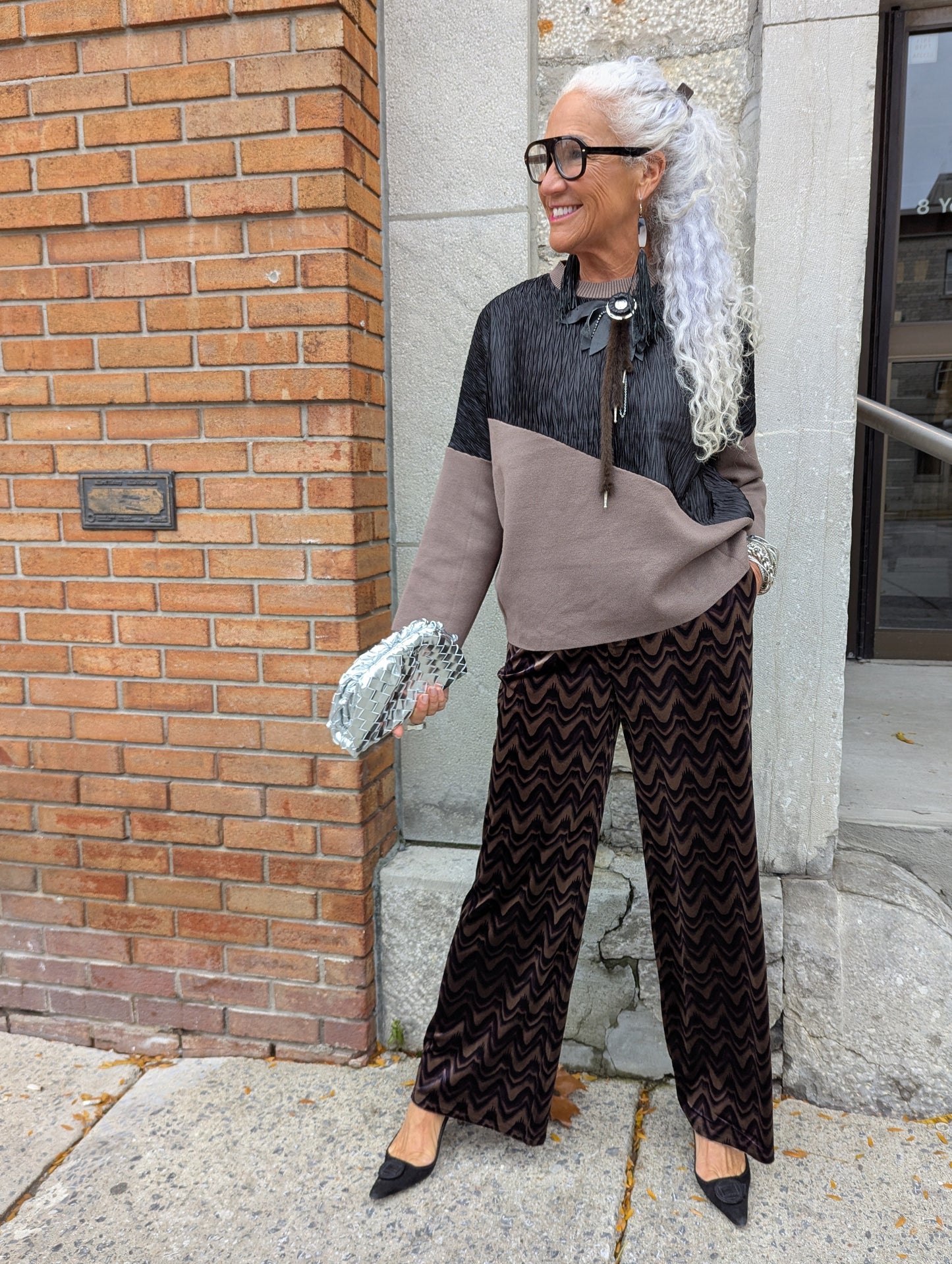 Knit Drop Shoulder Crew Neck Sweater with Pleating - BROWN BLACK