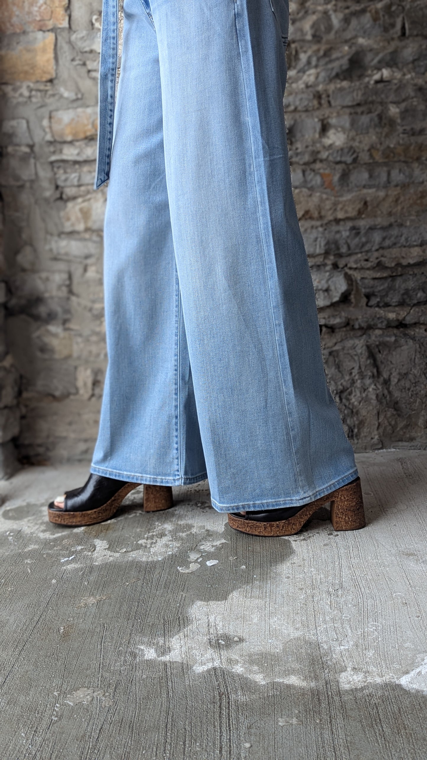 High Rise Wide Leg Jean with Belt- Light Denim