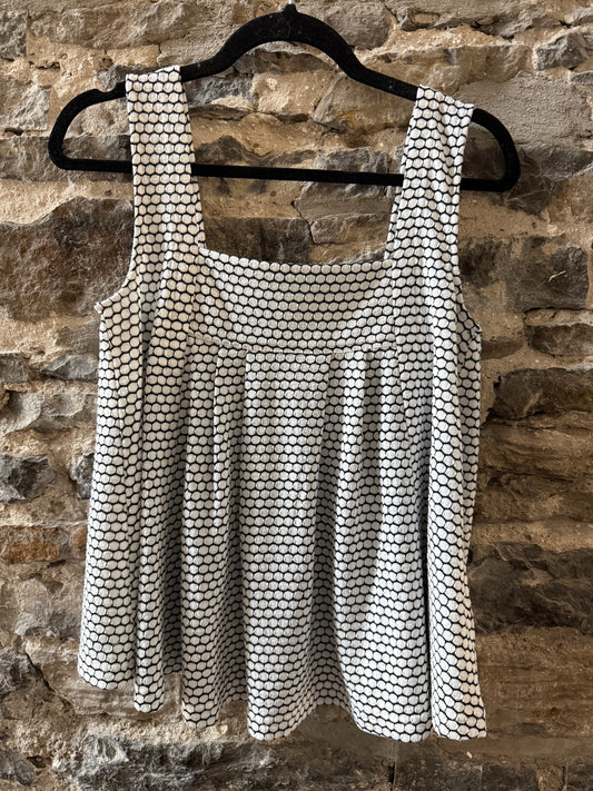Sleeveless Honeycomb pattern  Swing  Tank Top - Black and White