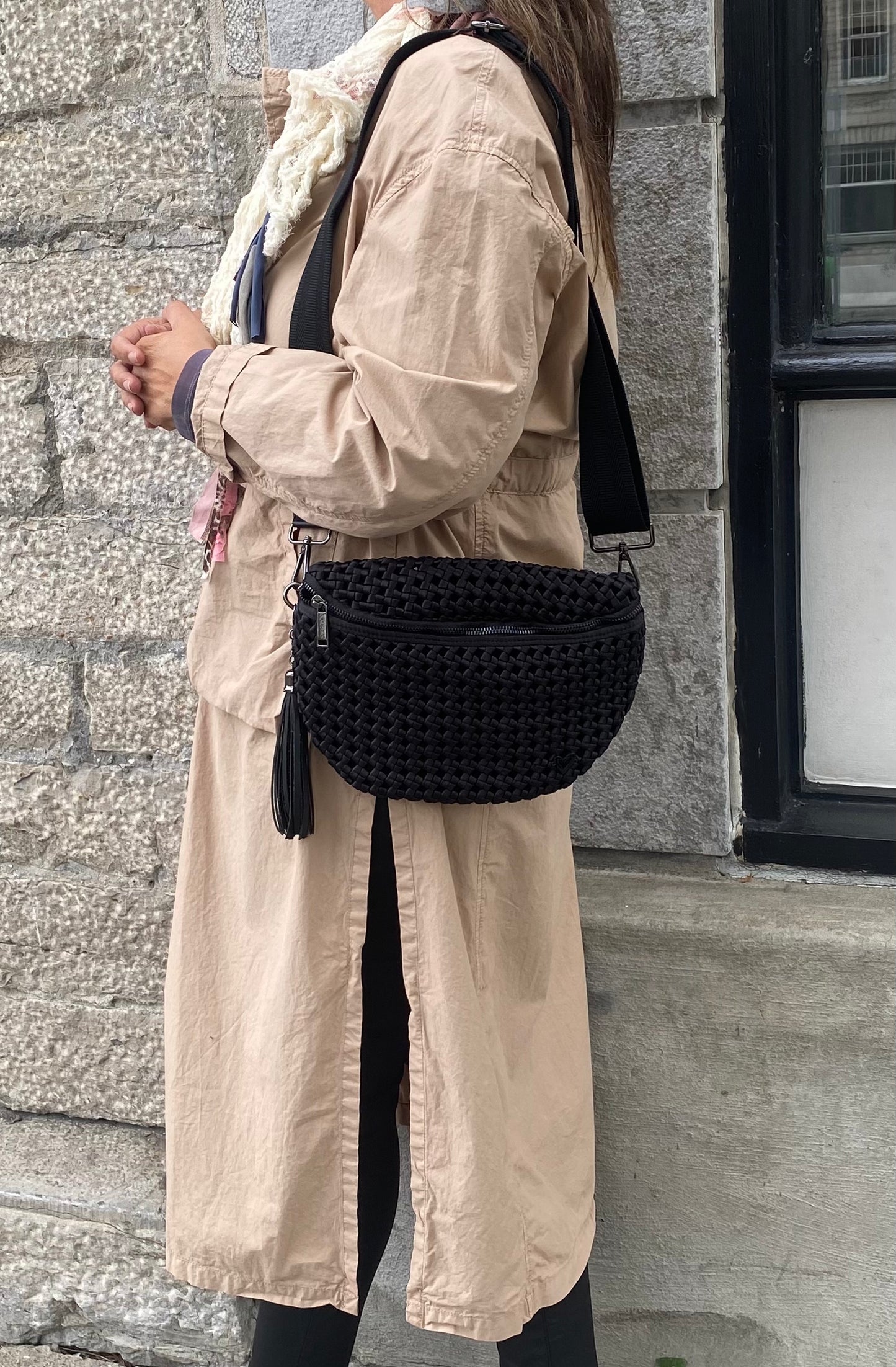 Woven Hand Knotted Crossbody Bag - BLACK