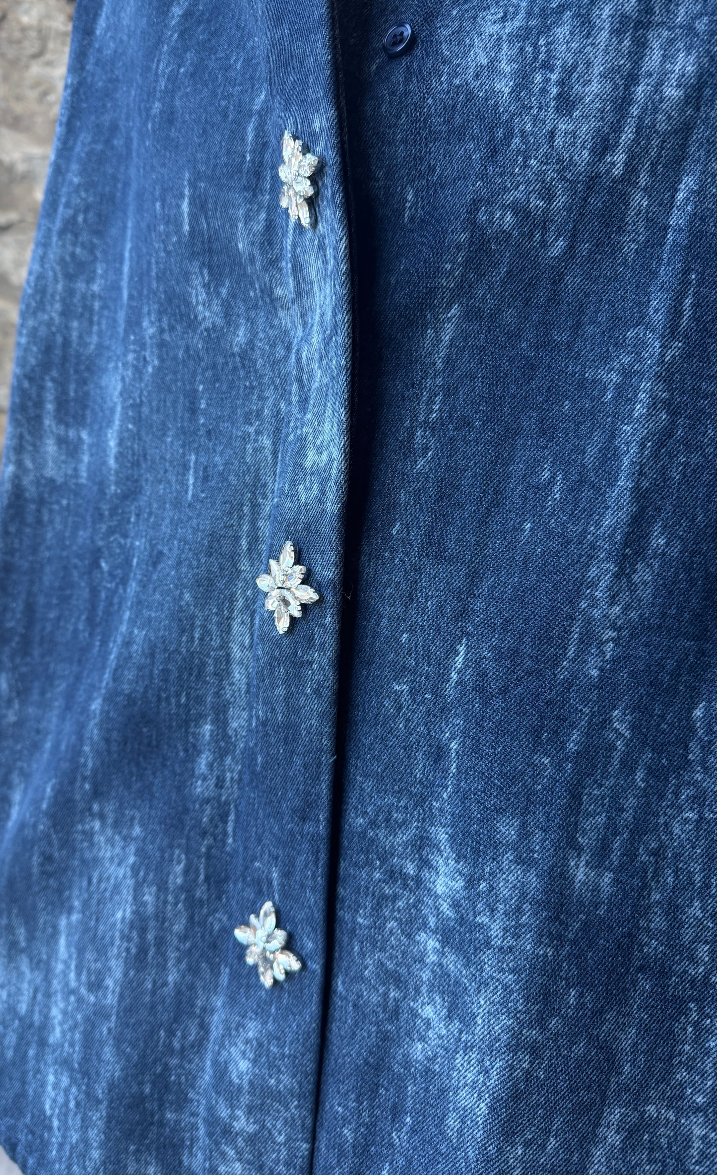 100% Cotton Ruffled Sleeve Acid Wash Denim Shirt -Blue