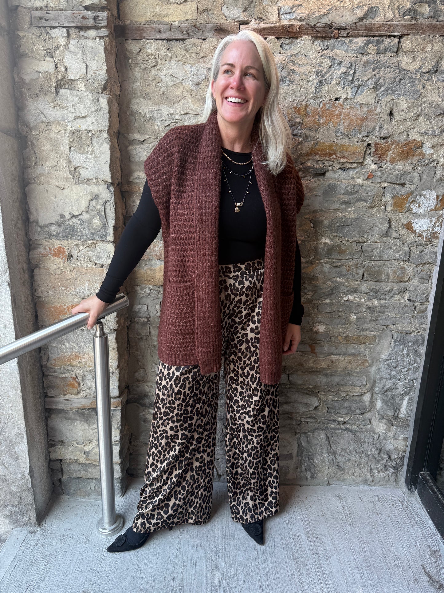 Short Sleeve Open Front Knit Cardigan- Brown