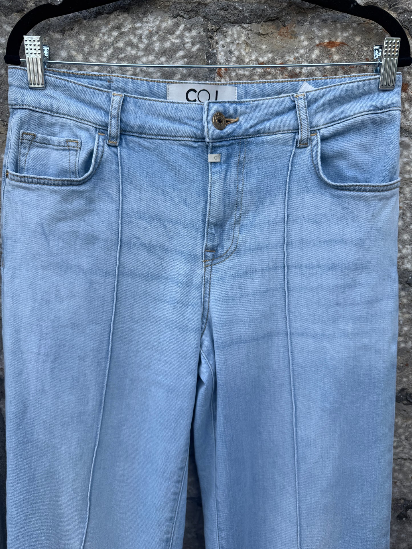 Mid Waist Cropped Length Jeans- Light Wash