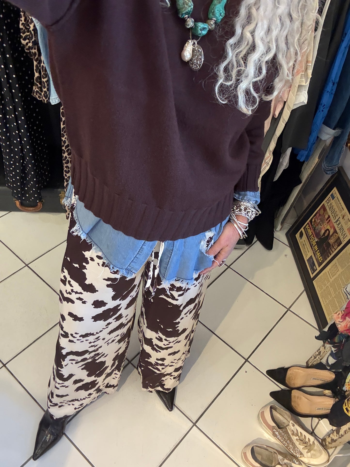 Rib Trim Knit Detail Crew Neck Sweater- Brown