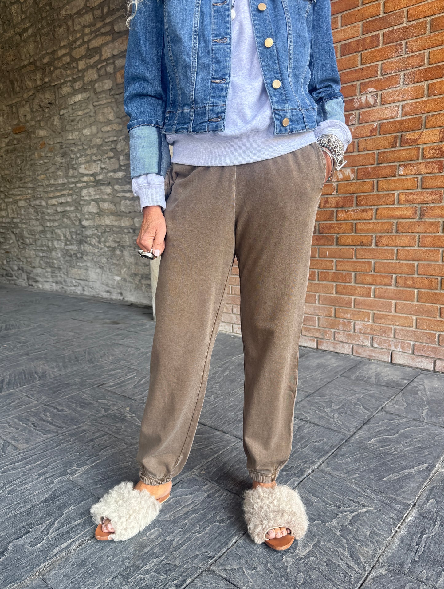 100% Mineral Washed Cotton Joggers - Ginger Brown