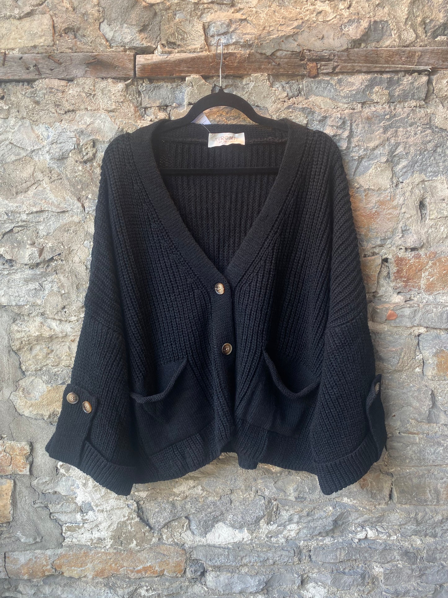 Chunky Knit Front Pocket Cardigan -Black