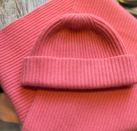 100% Cashmere Ribbed Beanie - CORAL 