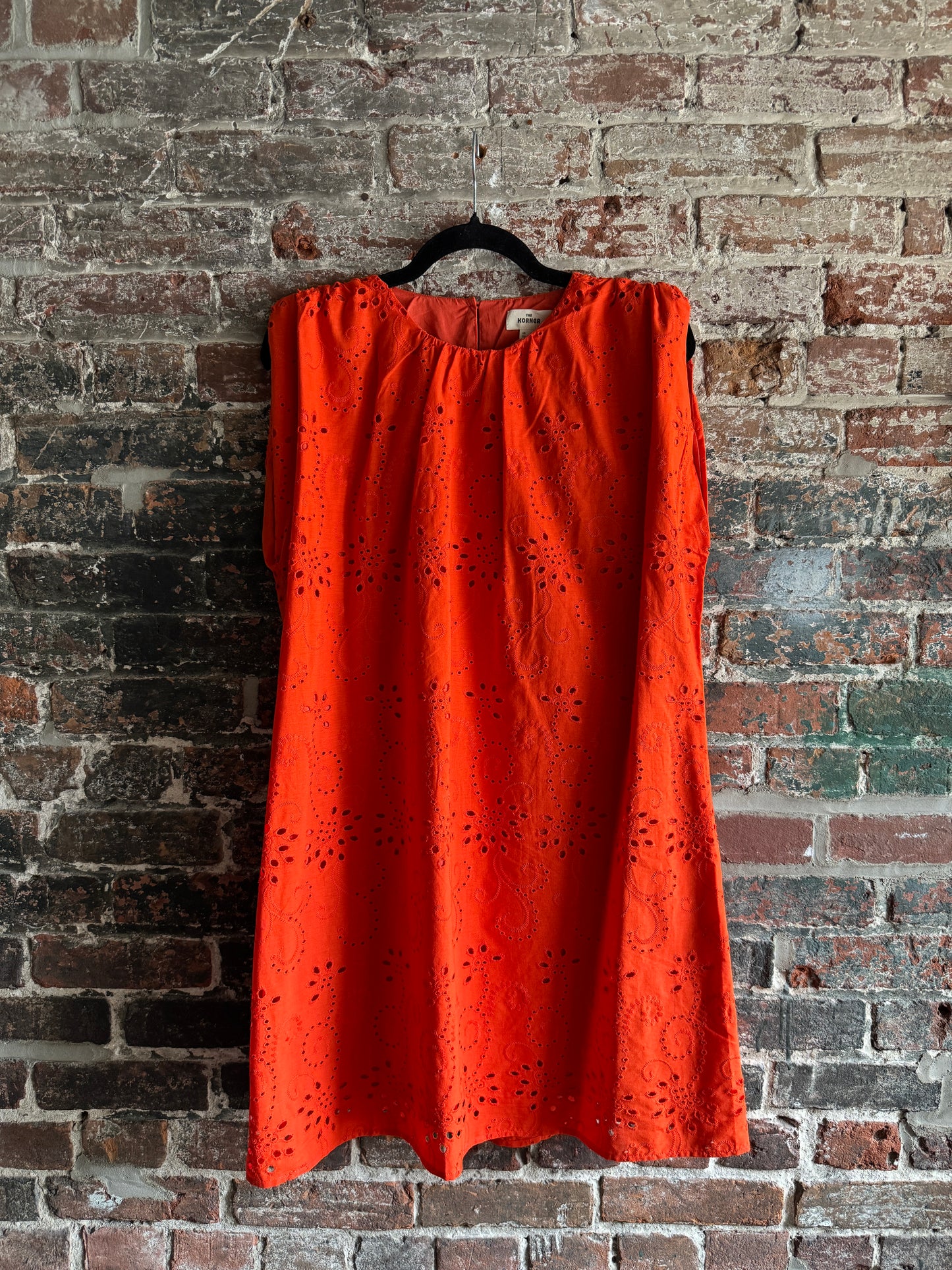 100% Cotton Eyelet Sleeveless Shift Dress - RED-ORANGE