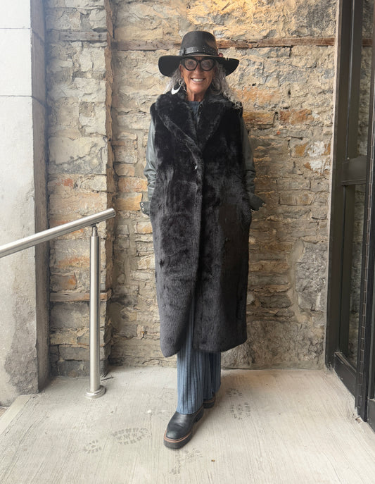 Faux Fur Sleeveless Maxi Vest with Pockets BLACK