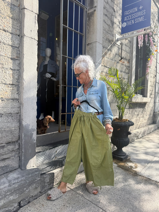 100% Cotton Barrel Pant with Ruching - NEW OLIVE GREEN
