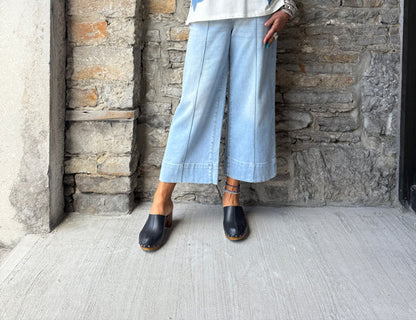 Mid Waist Cropped Length Jeans- Light Wash