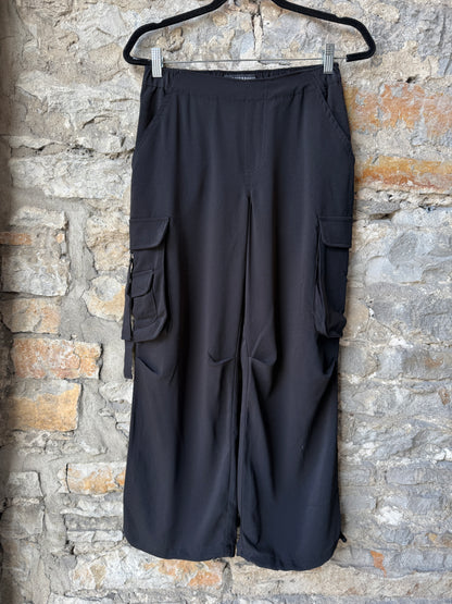 Pull on Parachute Cargo Pant with Cinched Hem- Black