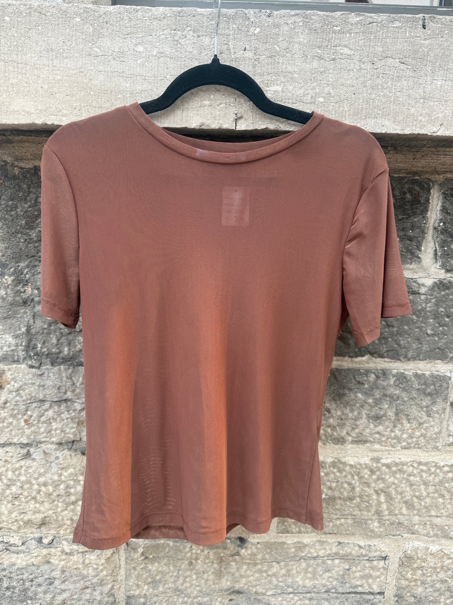 Fitted Mesh T Shirt- Brown