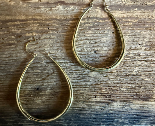 Lightweight statement Gold Hoops