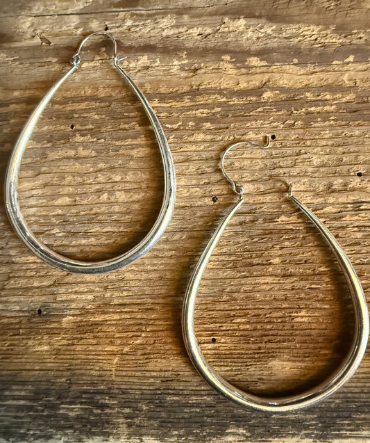 Lightweight statement Silver Hoops