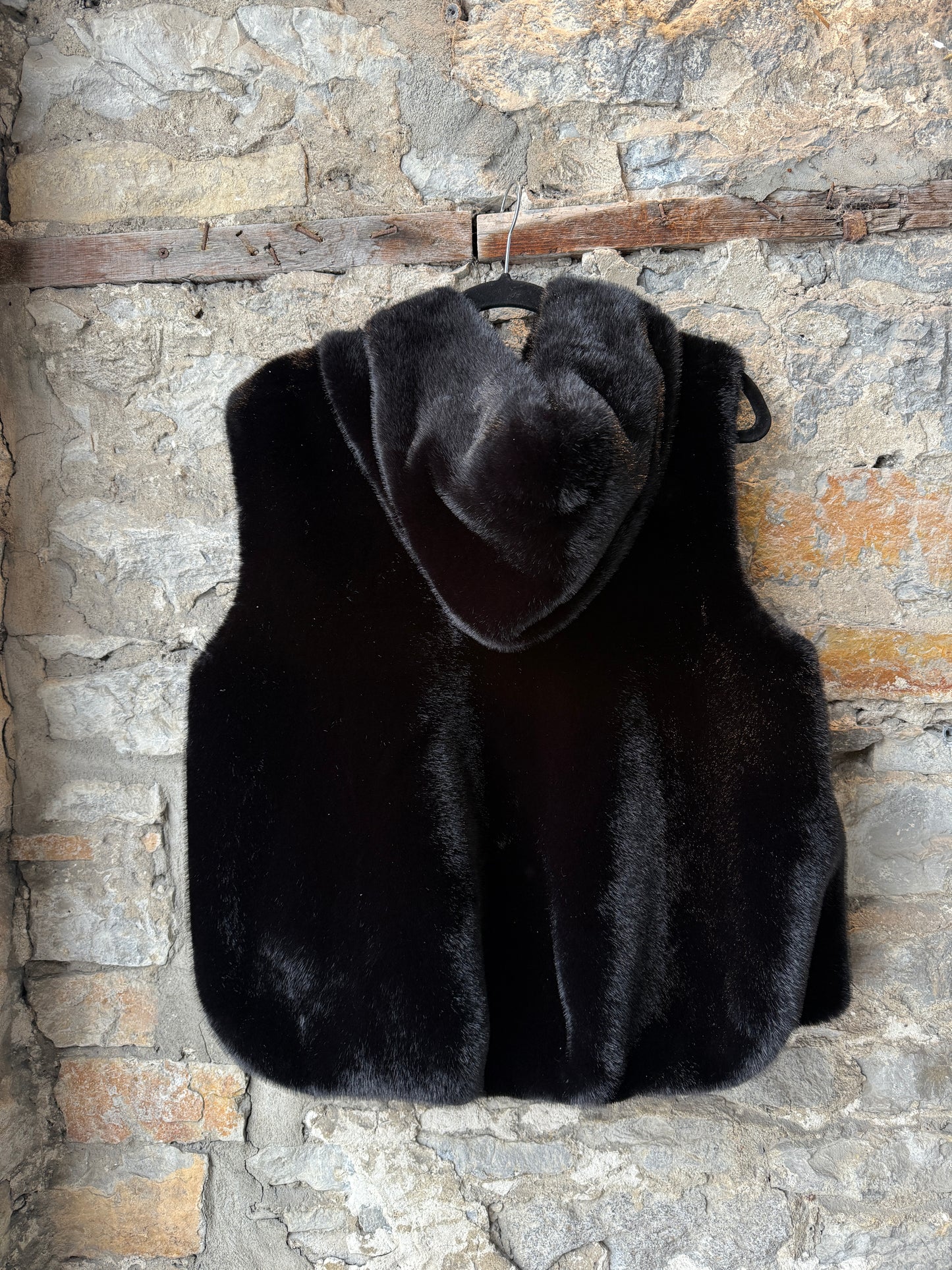 Black Short Faux Fur Zip-up Vest