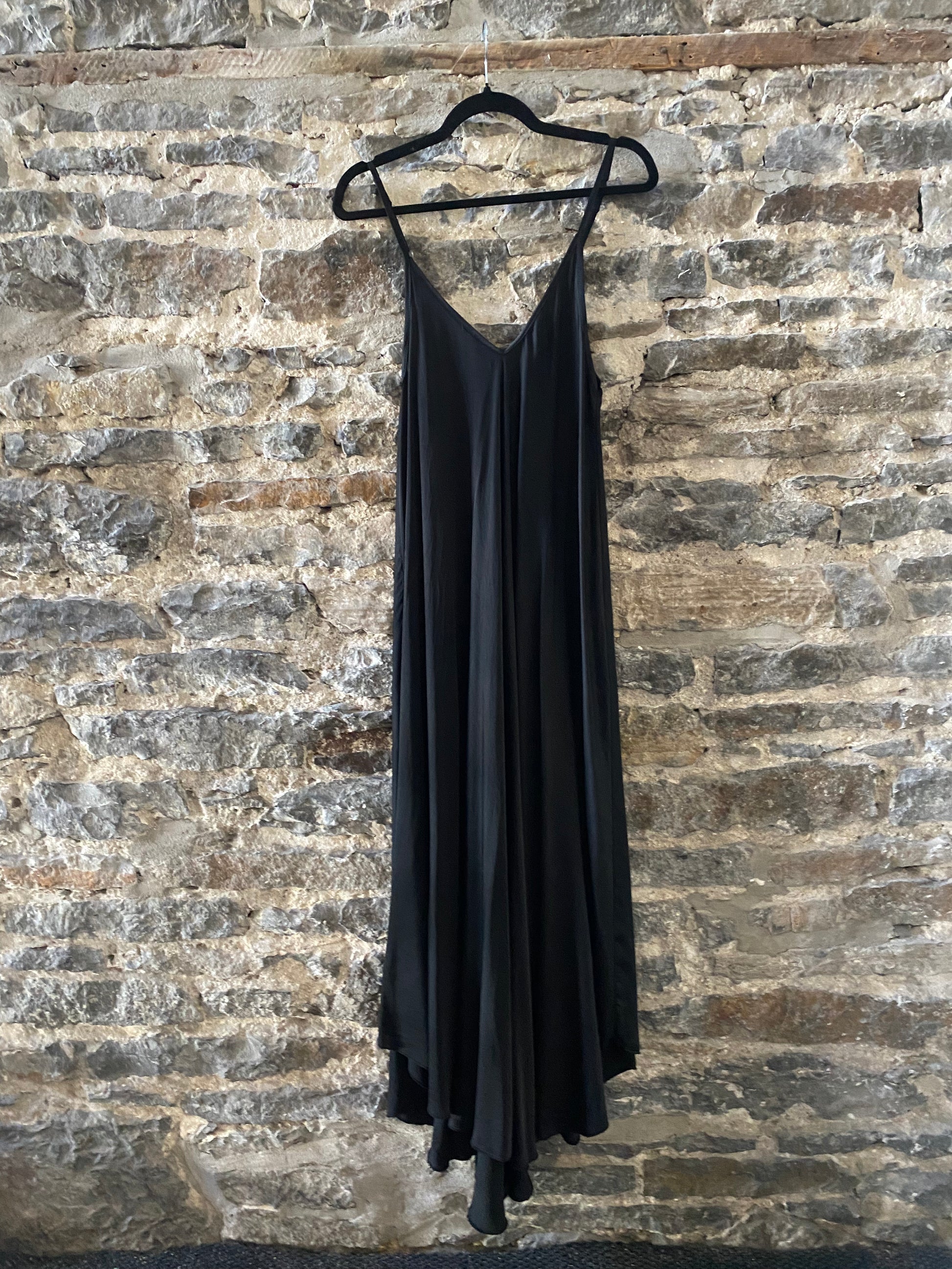 V Neck Spaghetti Strap Maxi Dress - Black