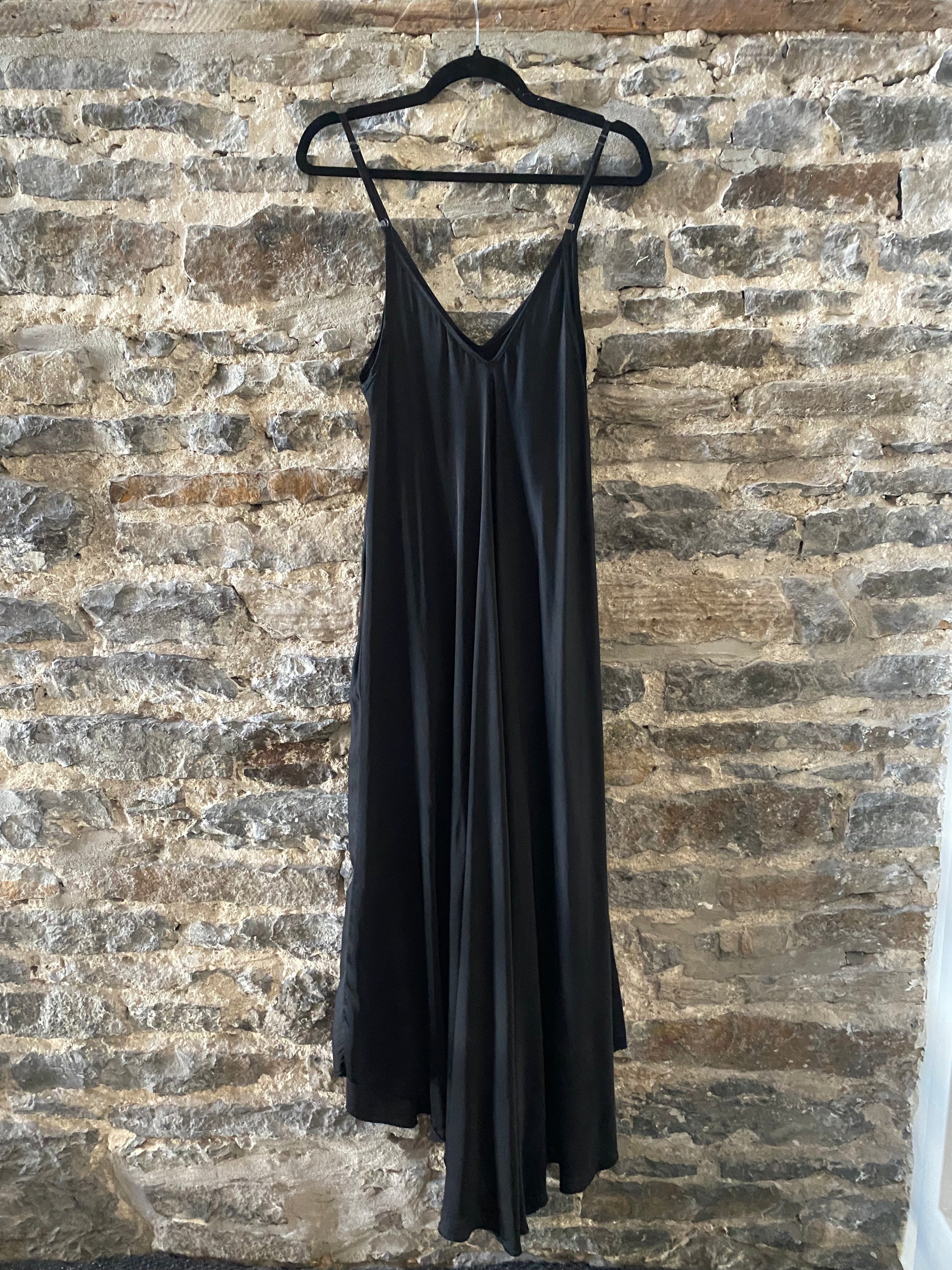 V Neck Spaghetti Strap Maxi Dress - Black