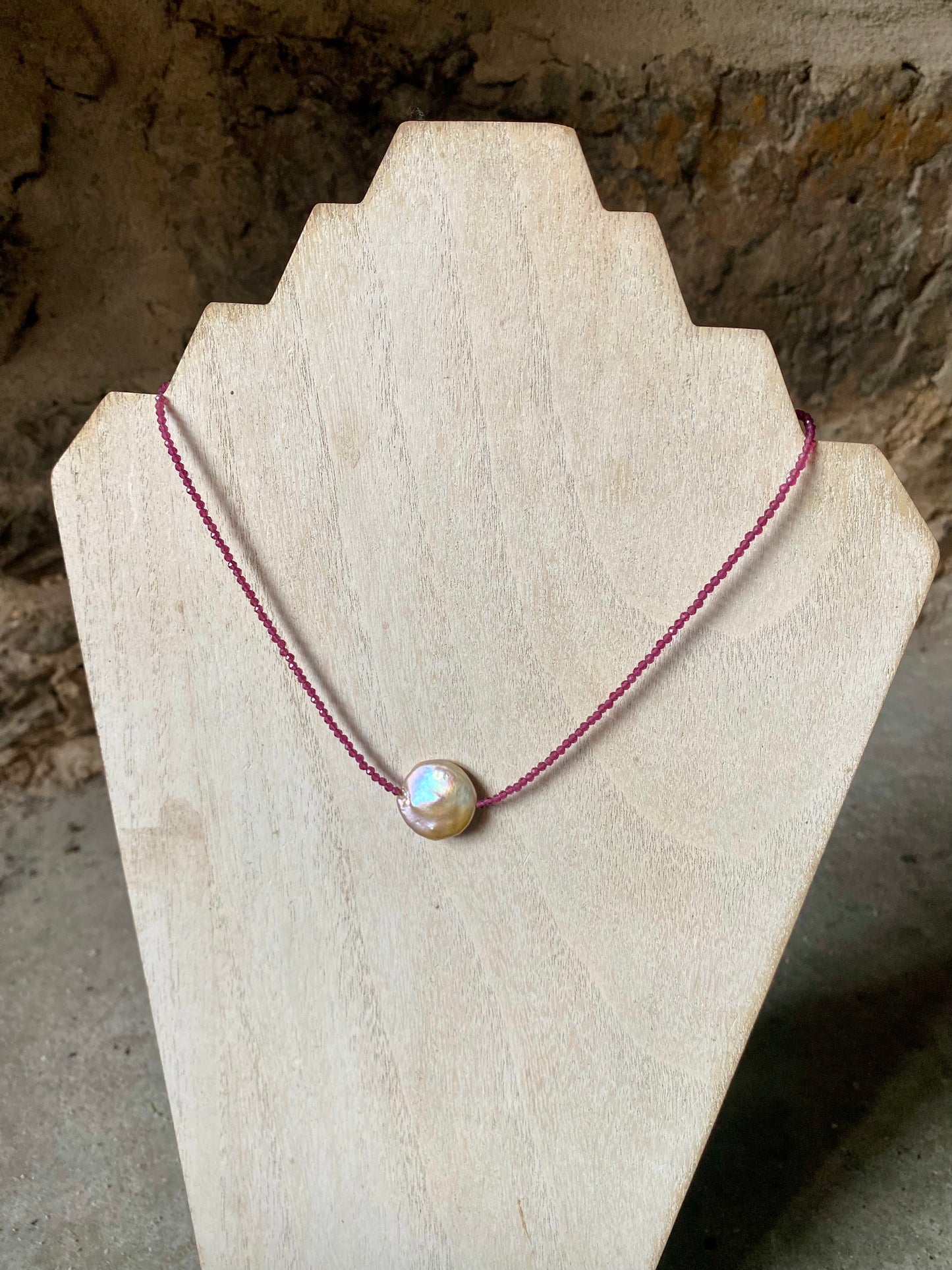 15" Garnet Necklace with Coin Pearl Centre