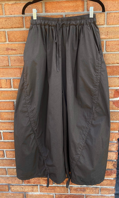 100% Cotton Barrel Pant with Ruching - NEW COOL BROWN