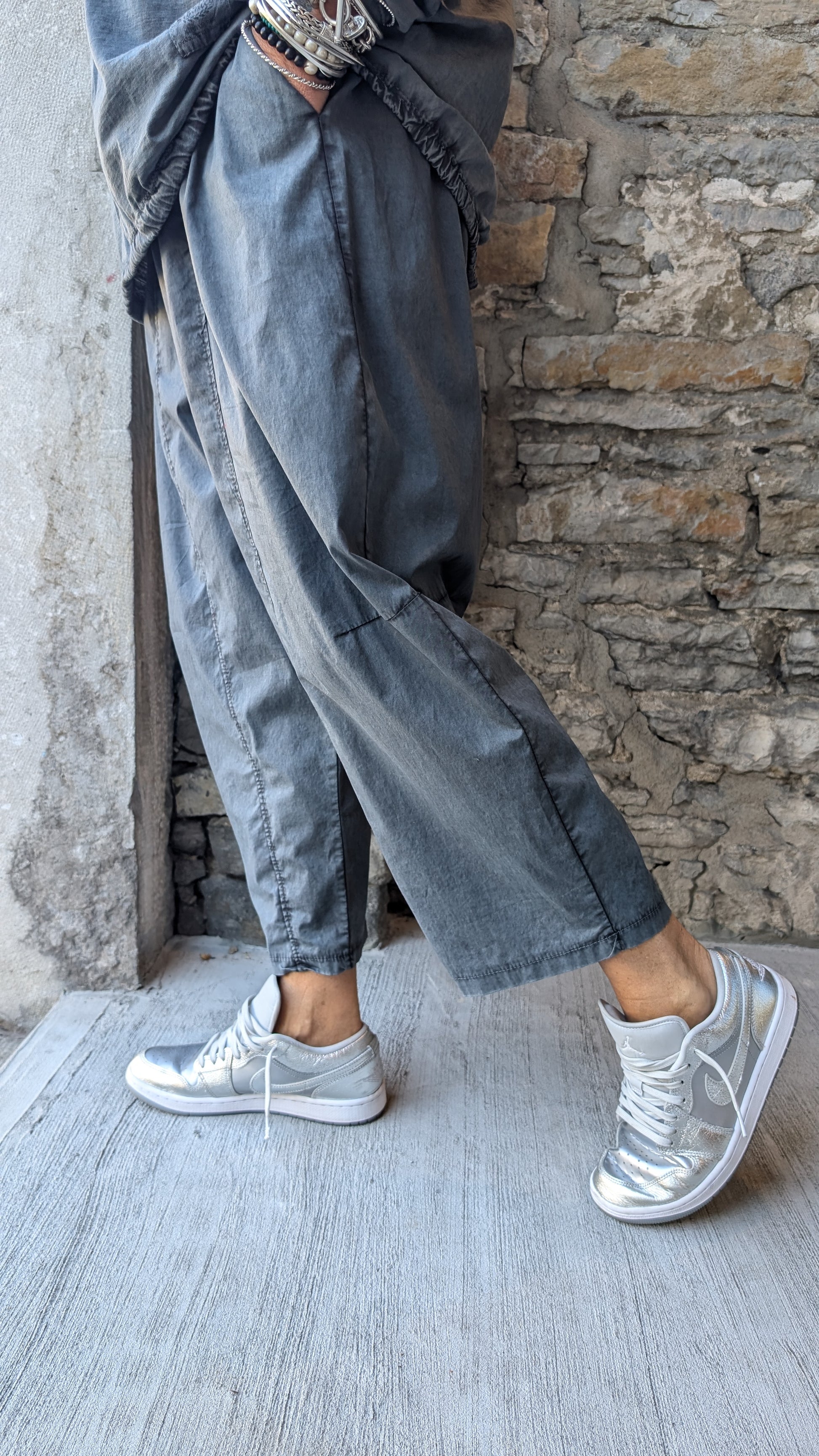 Mineral Wash Cotton Barrel Wide Cropped Pants- Charcoal Grey