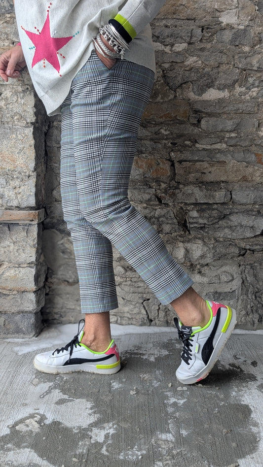 Black and White plaid Ankle Slim Pant with pockets