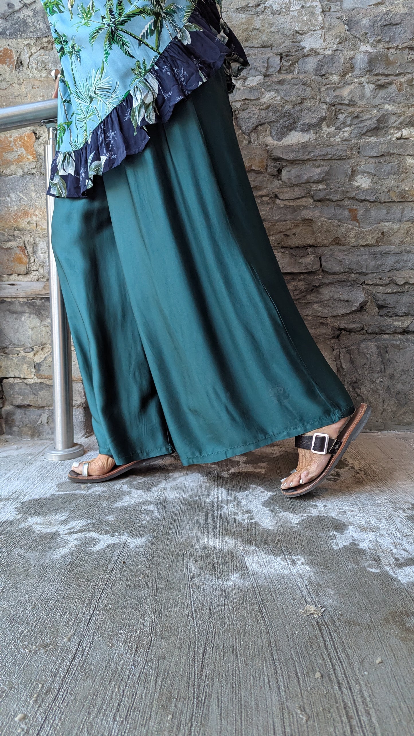 Lightweight Wide Leg Silk Blend Pant - Emerald Green