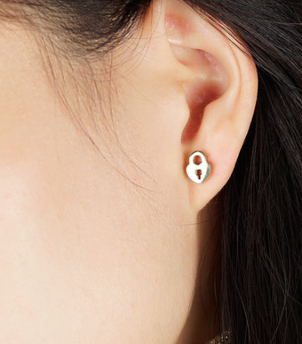 Small stud gold earrings - lock and key